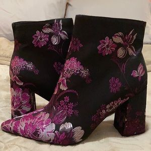Women’s flowered ankle boots *never worn*